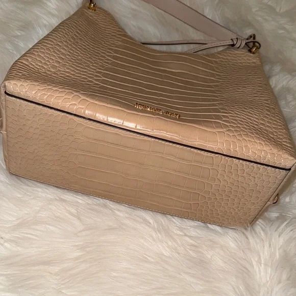 NEW Michael Kors Buff Joan Large Slouchy Shoulder Bag Embossed Crocodile - Picture 8 of 8